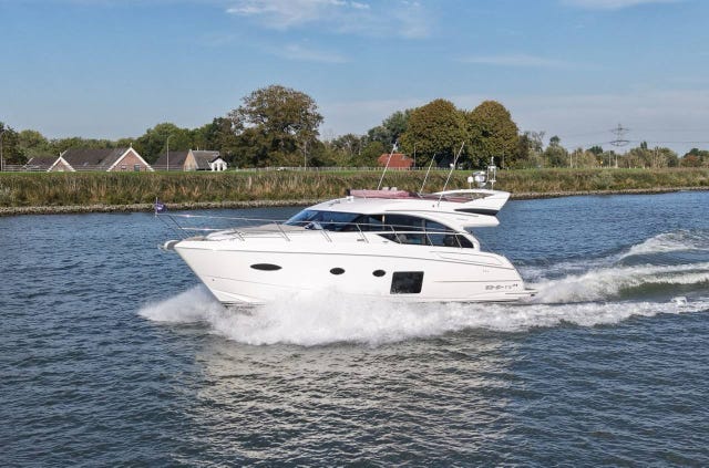 Princess 52 FLY -2015 | 2 x Volvo Penta D11-725