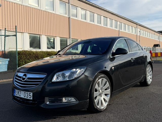 Opel Insignia 2011