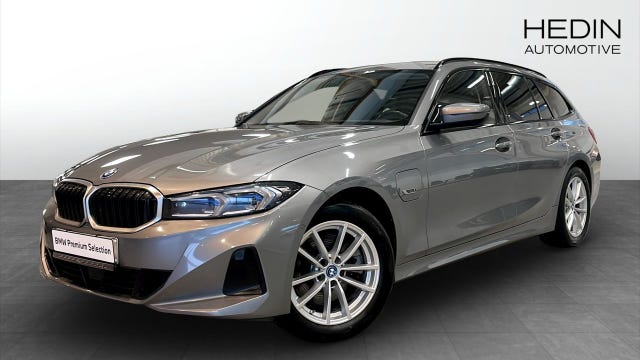 BMW 330e 2023