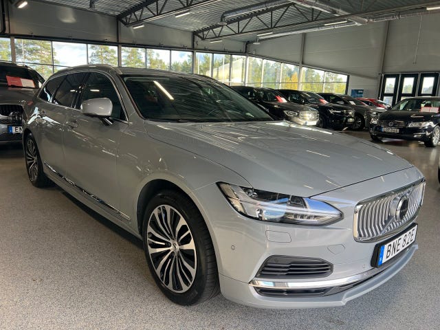 Volvo V90 2024