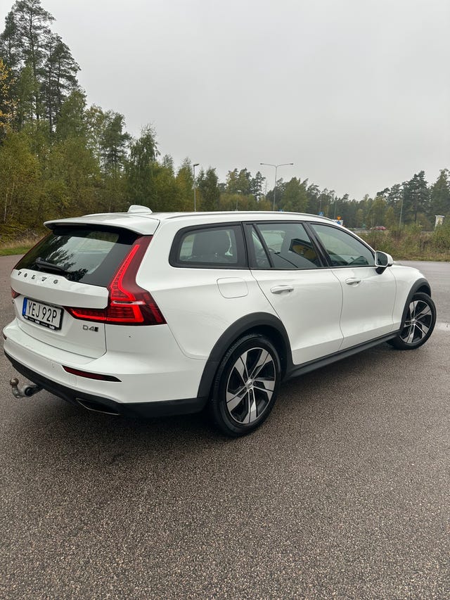 Volvo V60 Cross Country 2019 – bild 3