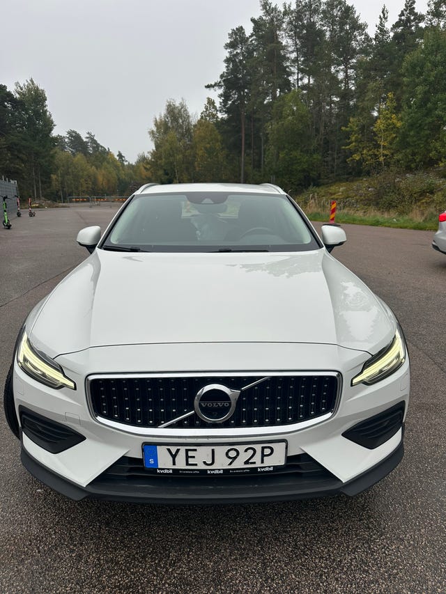 Volvo V60 Cross Country 2019 – bild 4