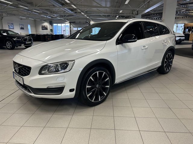 Volvo V60 Cross Country 2016