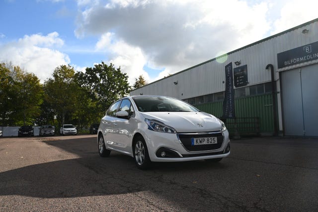 Peugeot 208 2015