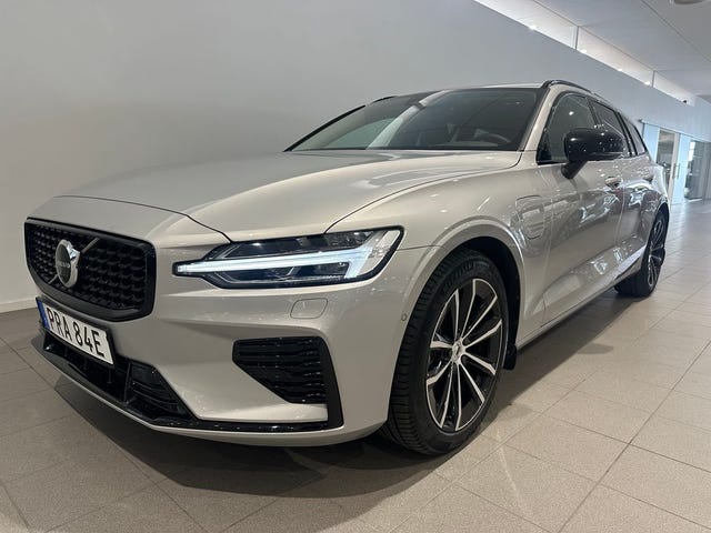 Volvo V60 2025