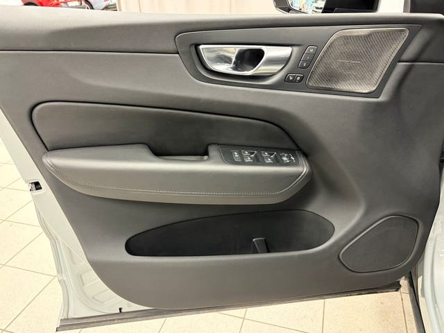 Volvo XC60 2025 – bild 4