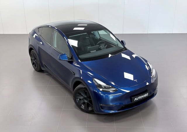 Tesla Model Y 2024