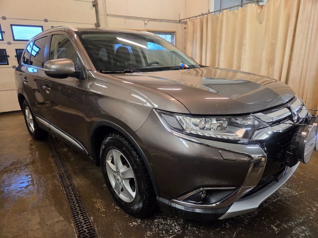 Mitsubishi Outlander 2016