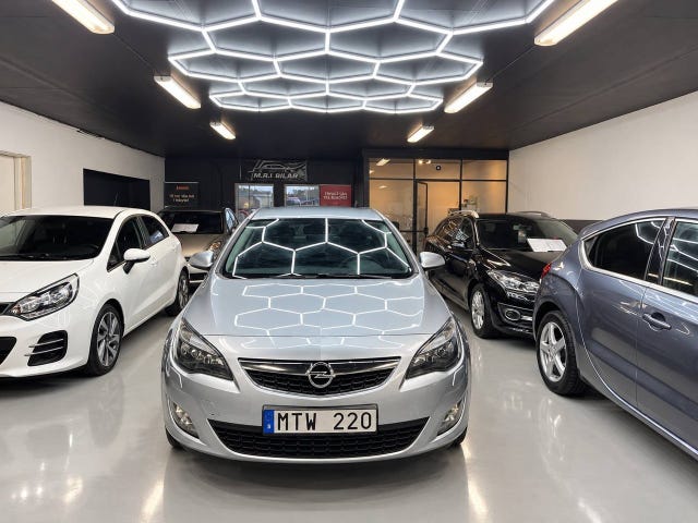 Opel Astra 2012