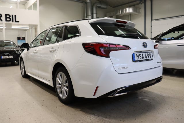 Toyota Corolla 2024 – bild 4