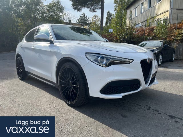 Alfa Romeo Stelvio 2017