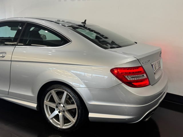 Mercedes-Benz C220 2012 – bild 4