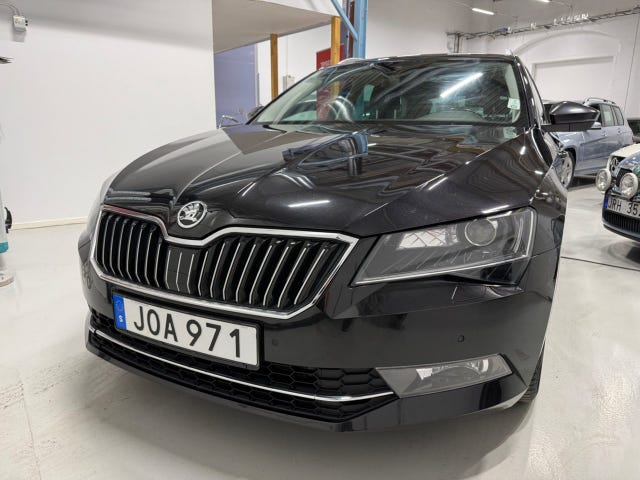 Skoda Superb 2017 – bild 2