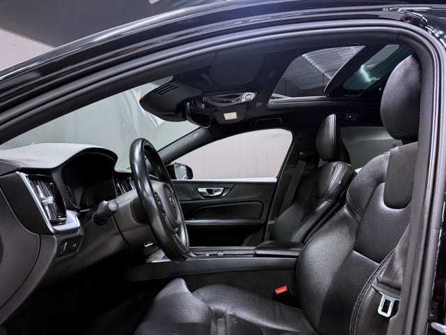 Volvo V60 Cross Country 2019 – bild 2