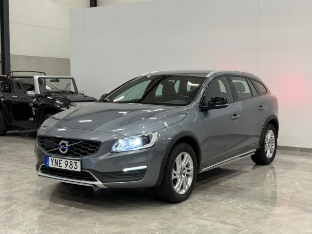 Volvo V60 Cross Country 2018 – bild 4