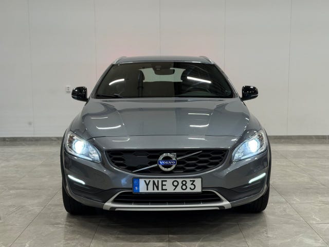 Volvo V60 Cross Country 2018 – bild 3