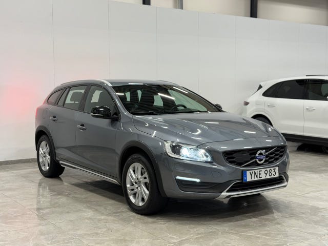 Volvo V60 Cross Country 2018 – bild 2