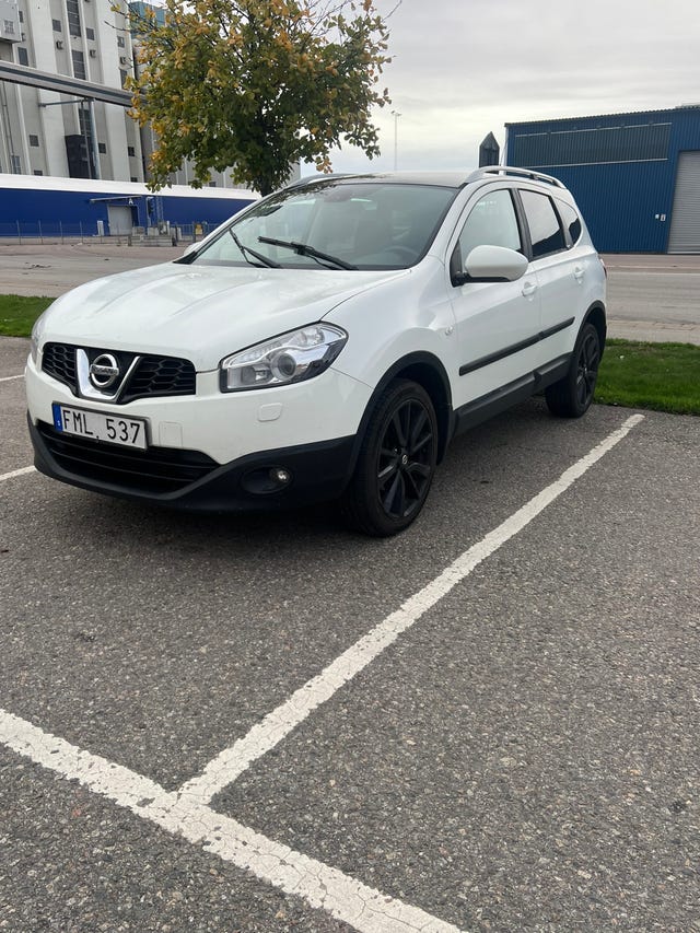 Nissan Qashqai+2 2011