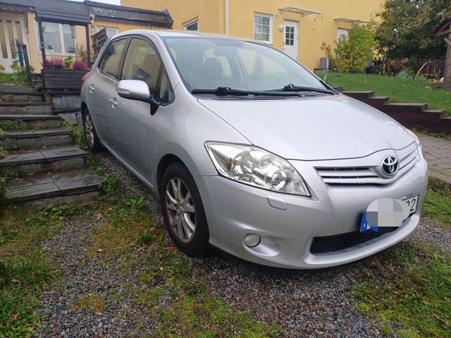 Toyota Auris 2011