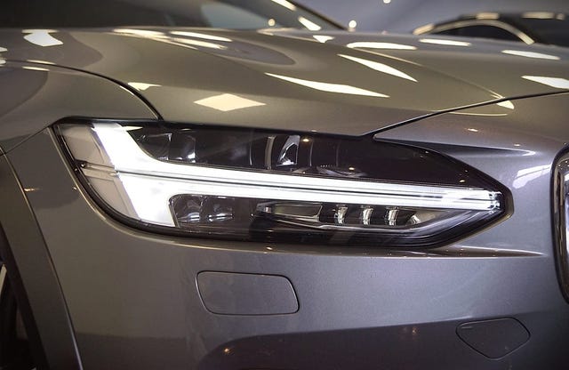 Volvo V90 Cross Country 2018 – bild 3