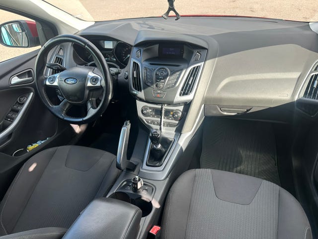Ford Focus 2011 – bild 3