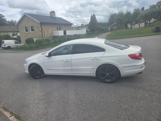 Volkswagen Passat CC 2011