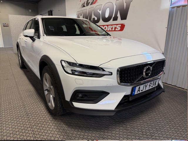 Volvo V60 Cross Country 2022