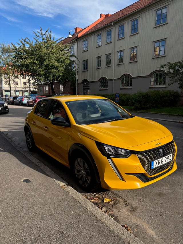 Peugeot e-208 2021