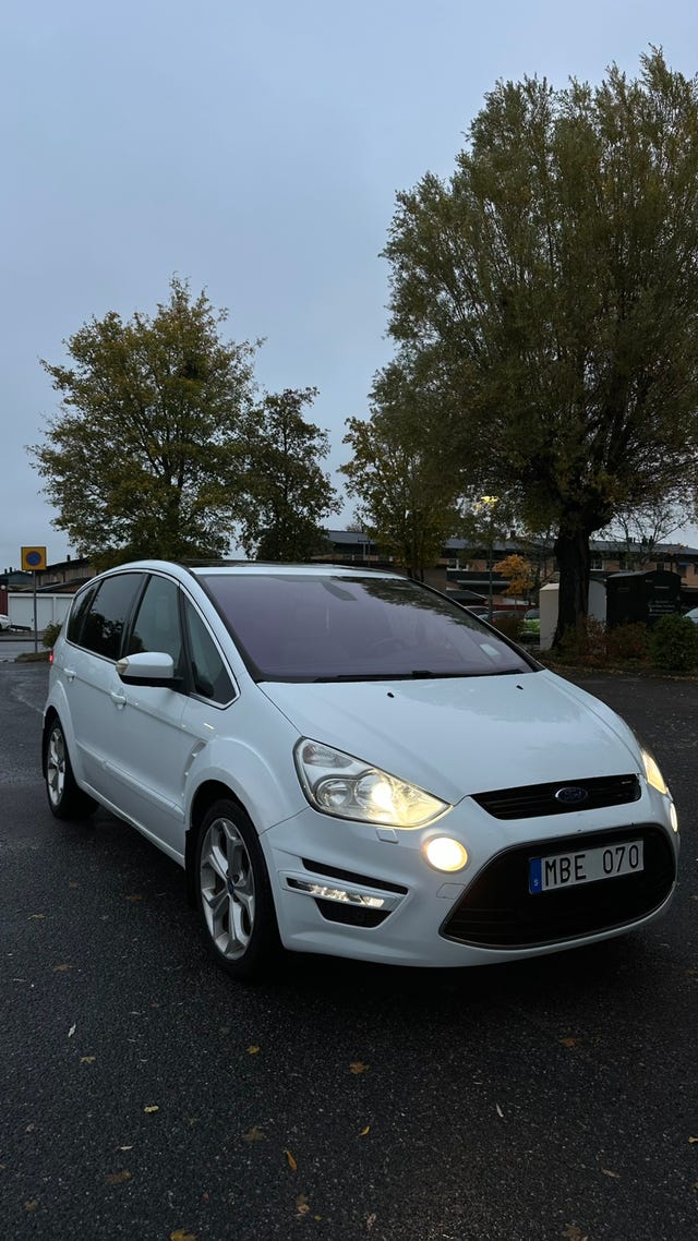 Ford S-MAX 2012
