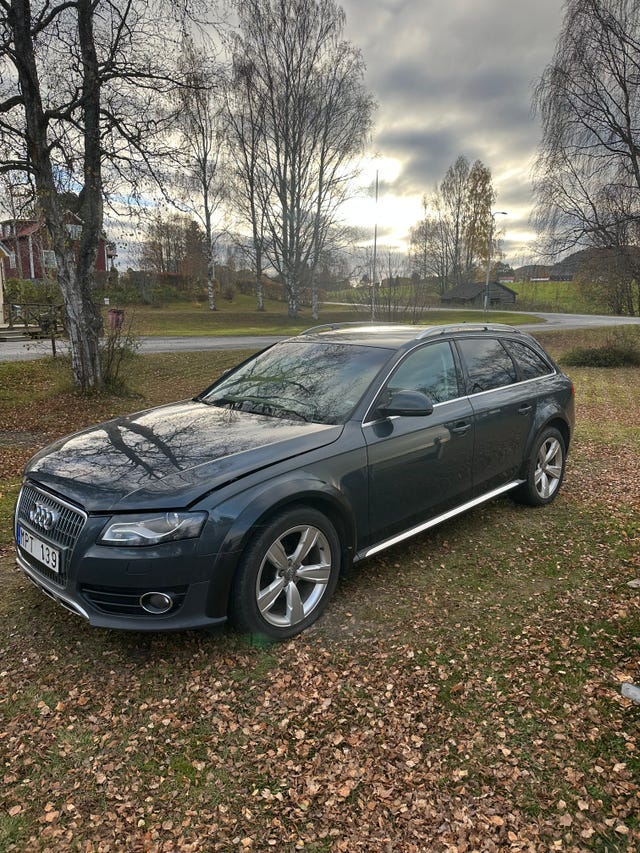 Audi A4 allroad 2011