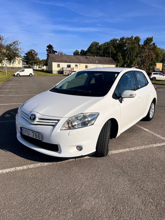 Toyota Auris 2011