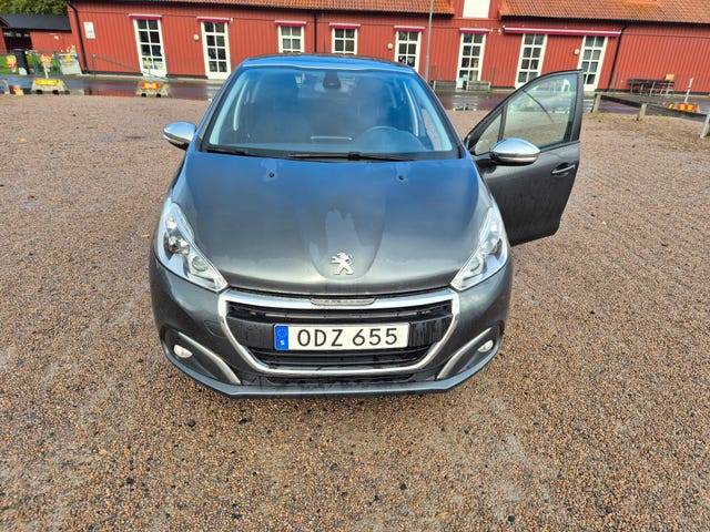 Peugeot 208 2016