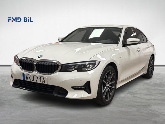 BMW 330e 2021