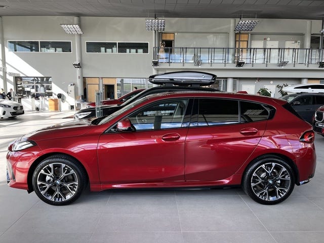 BMW 120 2026 – bild 3