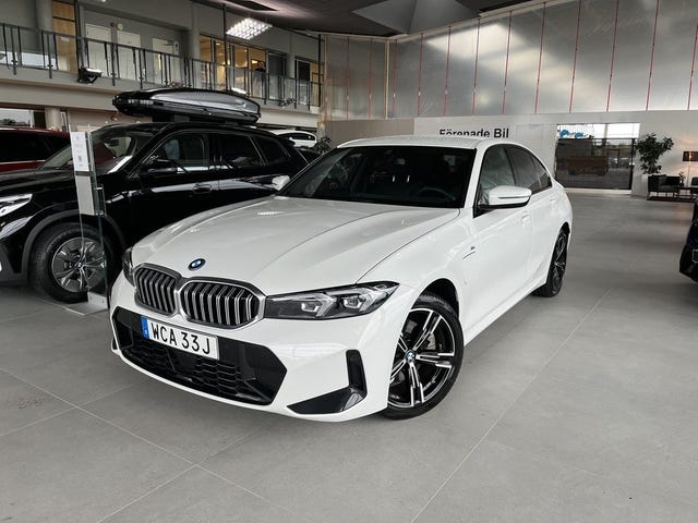 BMW 330e 2025