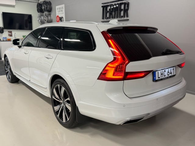 Volvo V90 Cross Country 2018 – bild 4