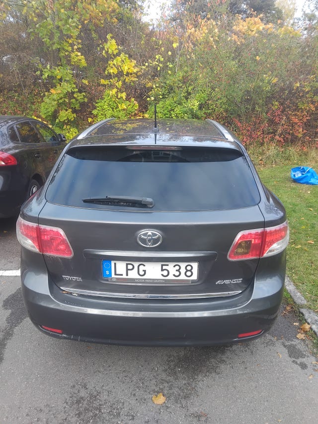 Toyota Avensis 2011