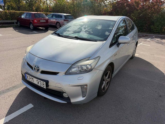 Toyota Prius Plug-in Hybrid 2013