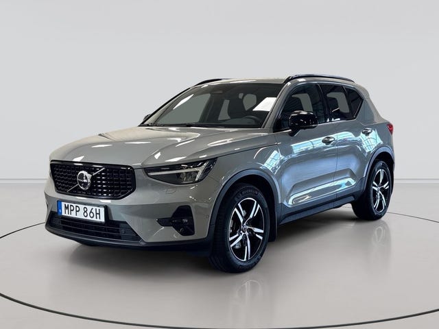 Volvo XC40 2025