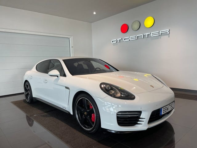 Porsche Panamera GTS 2015