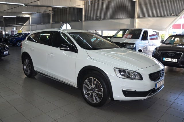 Volvo V60 Cross Country 2016