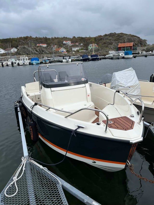 Styrpulpetbåt Uttern S59 med Mercury 150 hk