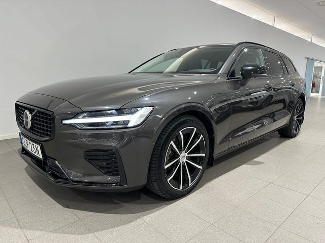 Volvo V60 2025