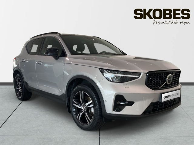 Volvo XC40 2025