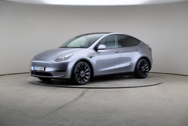 Tesla Model Y 2024