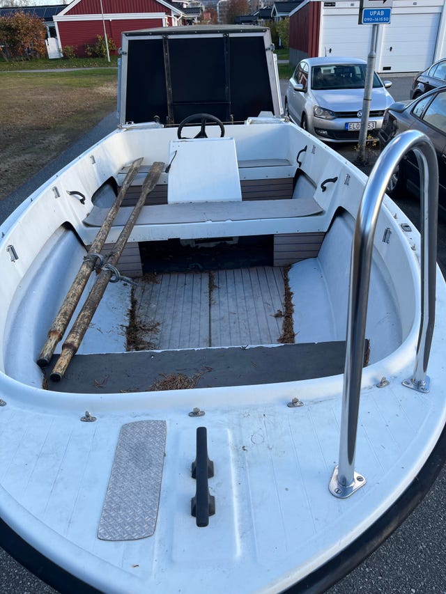 Finnark 490 utan motor med trailer