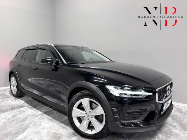 Volvo V60 Cross Country 2022