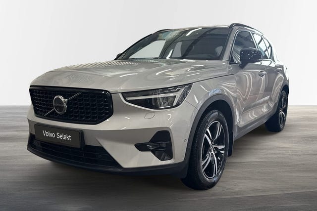 Volvo XC40 2025