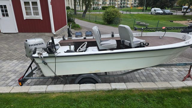 Ryds Triss 430 sportfiskebåt – MotorGuide Xi5, Lowrance, litium & trailer