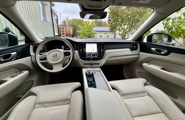 Volvo XC60 2023 – bild 2